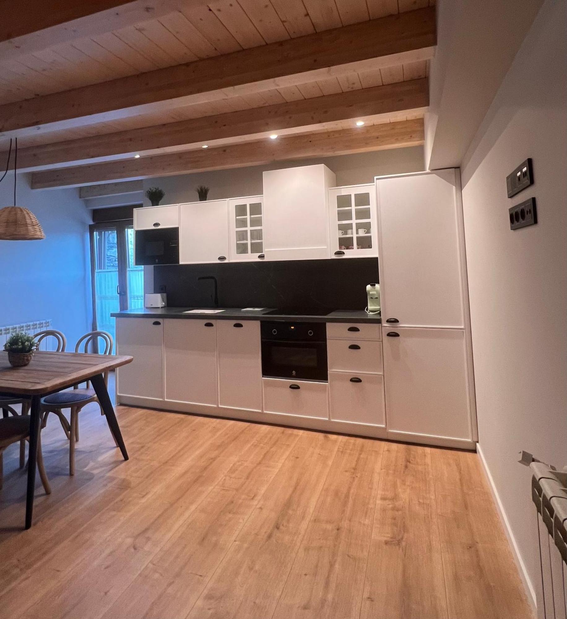 Apartamentos Turisticos: Tu Casa En Sahun Eksteriør billede